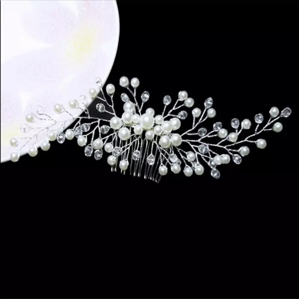 Wedding hair comb accessory!!